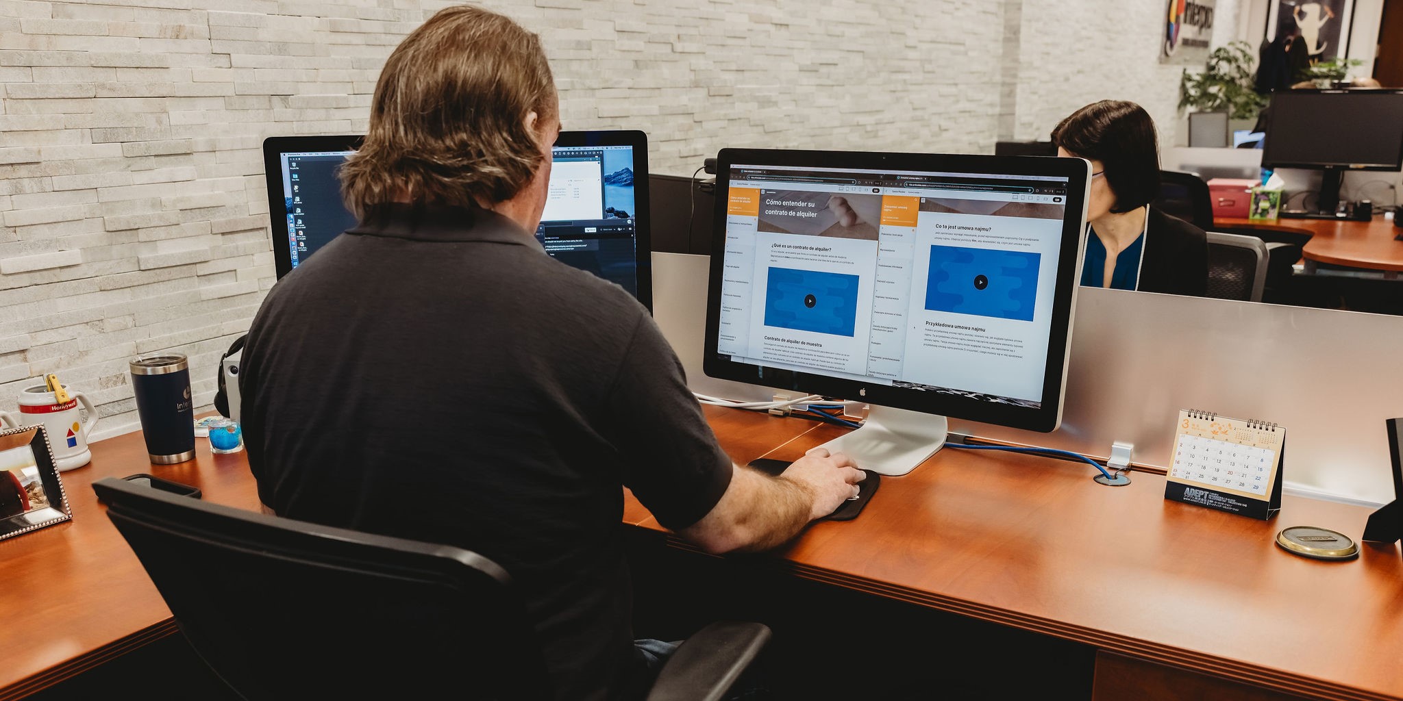 Training content displayed in multiple languages during AI translation review and quality validation process.
